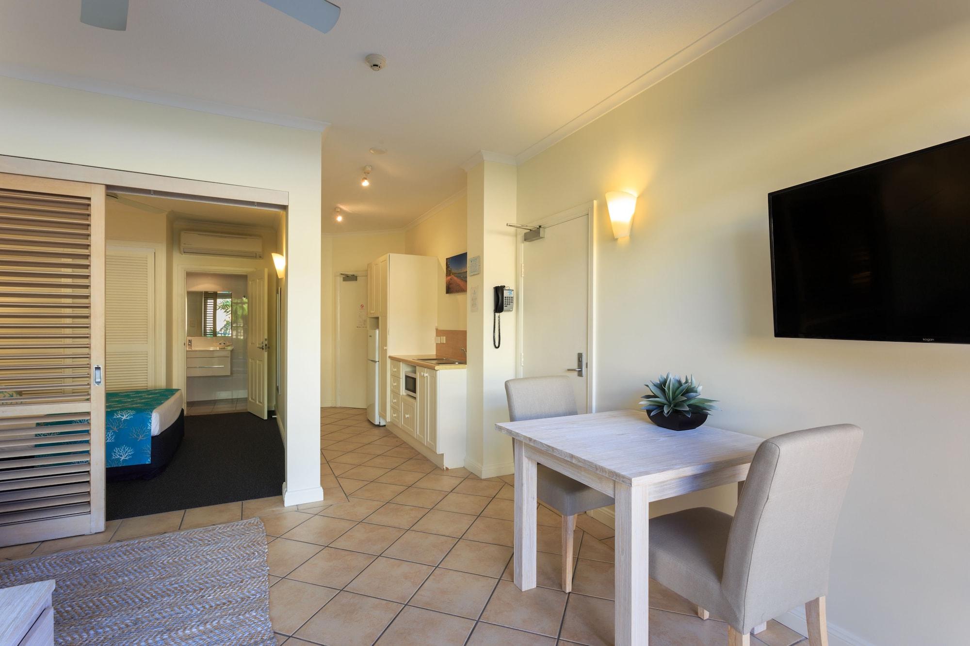 Macrossan House Boutique Holiday Apartments Port Douglas Exterior foto